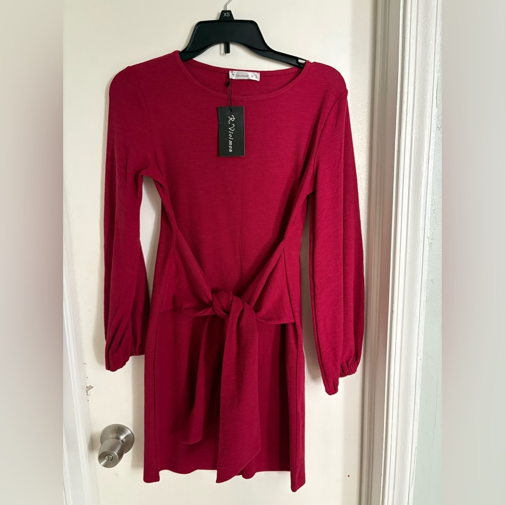Elegant Red Long-Sleeve Dress